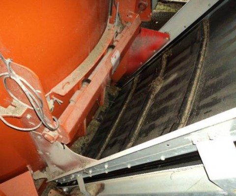 Cleated belt conveyor photo